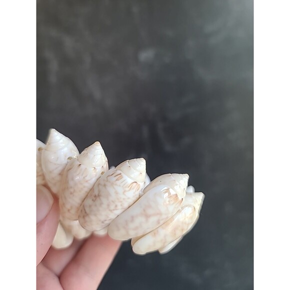 Vintage Beaded Shell Stretchy Bracelet - Picture 8 of 10